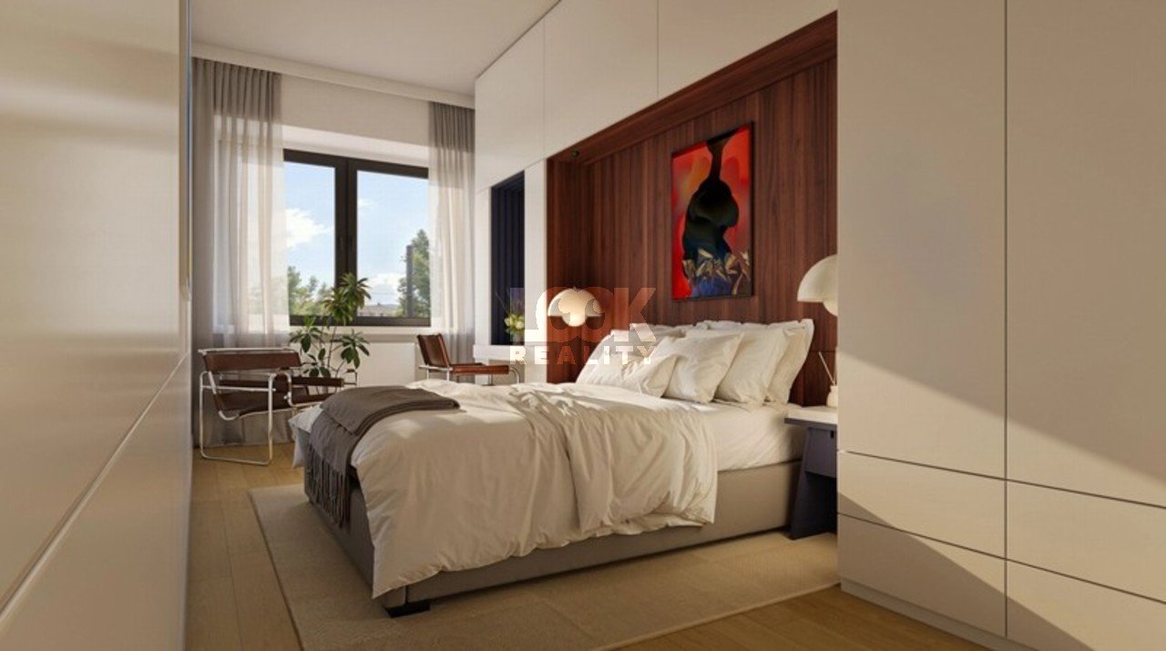 tn_zoom_filename_77176