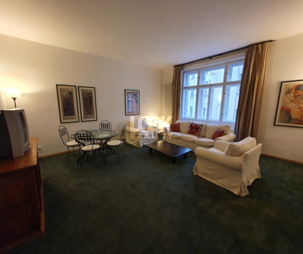 tn_zoom_filename_77159