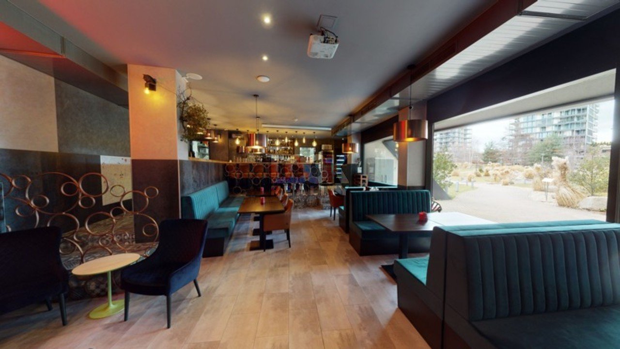 tn_zoom_filename_77056