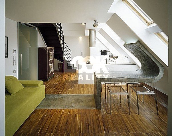 tn_zoom_filename_76785