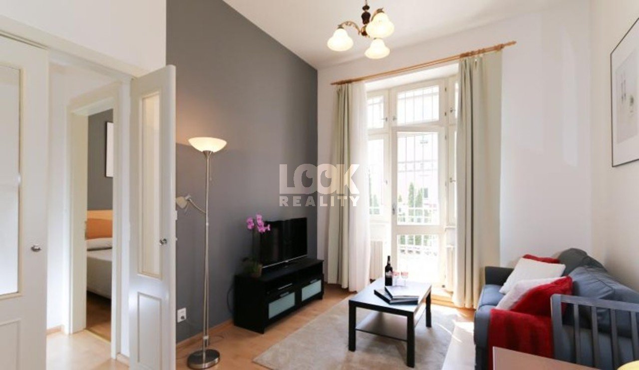 tn_zoom_filename_76947