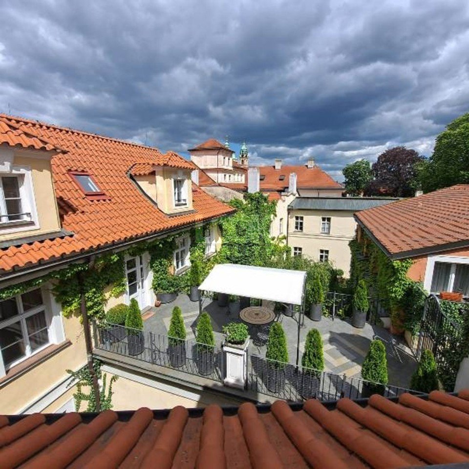 tn_zoom_filename_76884